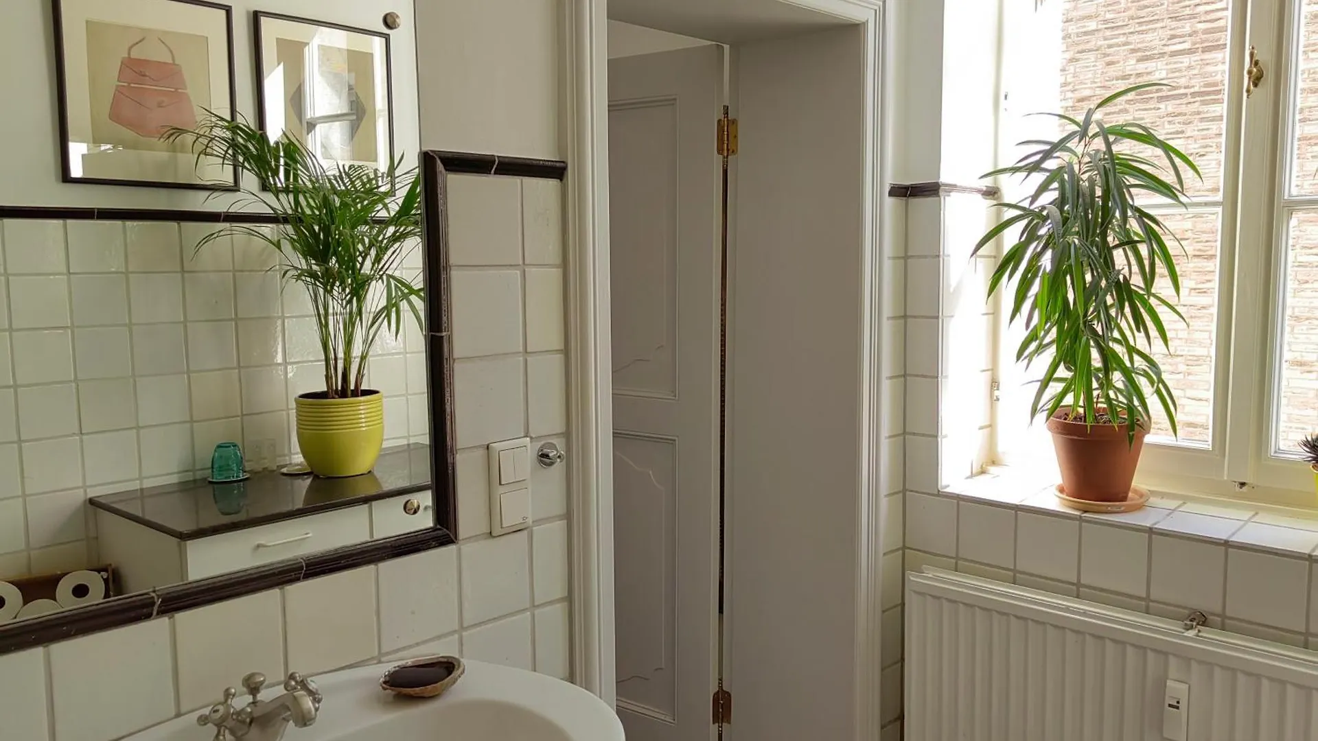 Epic Location Apartment Dusseldorf Germany